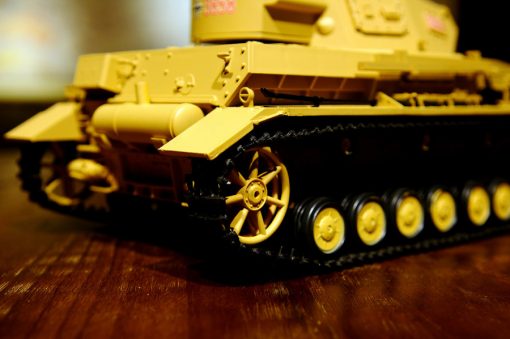 Ferngesteuerter Panzer “Kampfwagen IV Ausf.F-1” Heng Long 1:16 Sandfarbe mit Rauch,Sound und Schuss, Metallgetriebe -2,4Ghz-14